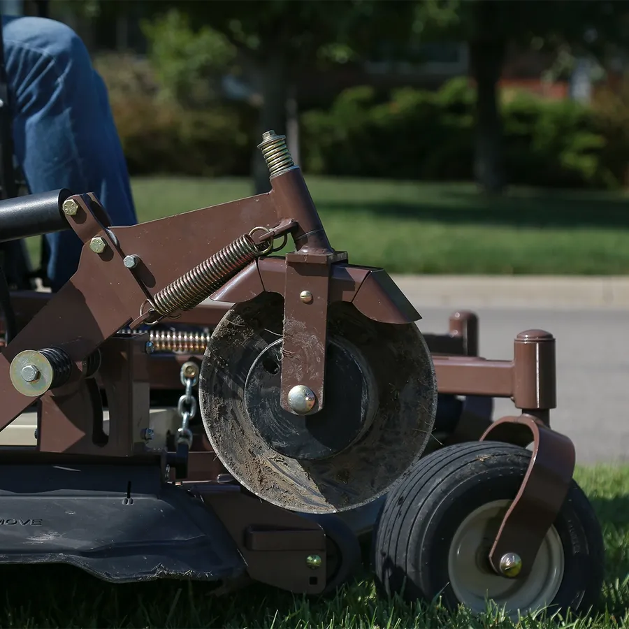 Grasshopper Edger (533137) — manufacturer marketing image (grasshoppermower.com/attachments/frontmount-edgers)
