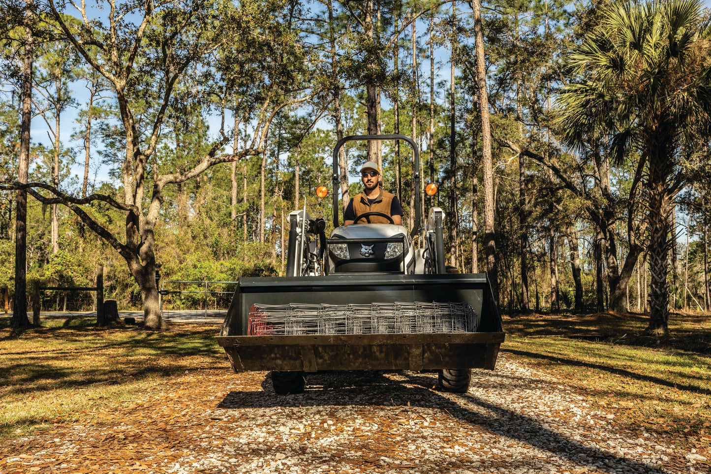 Bobcat - CT2040 HST, Tractor Only