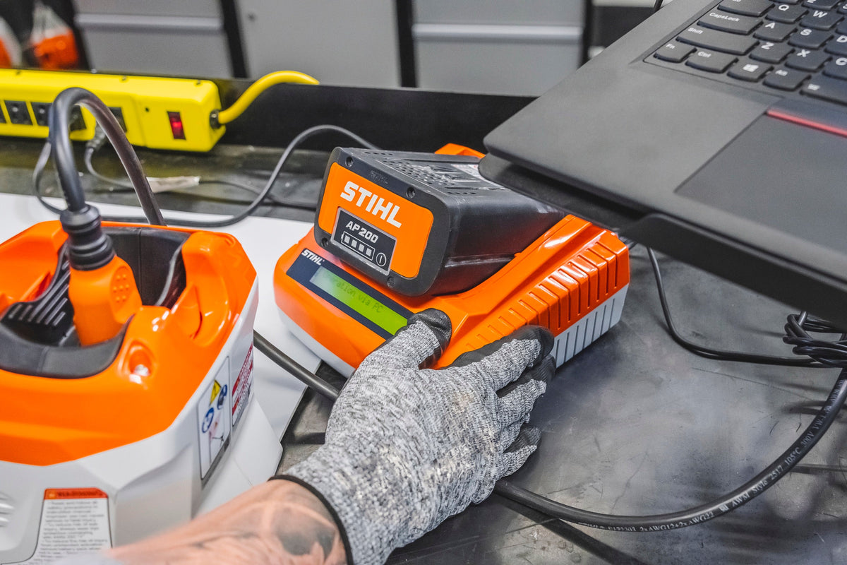 STIHL - KMA 135 R Cordless Kombimotor - FA02-011-6801-US photo 1