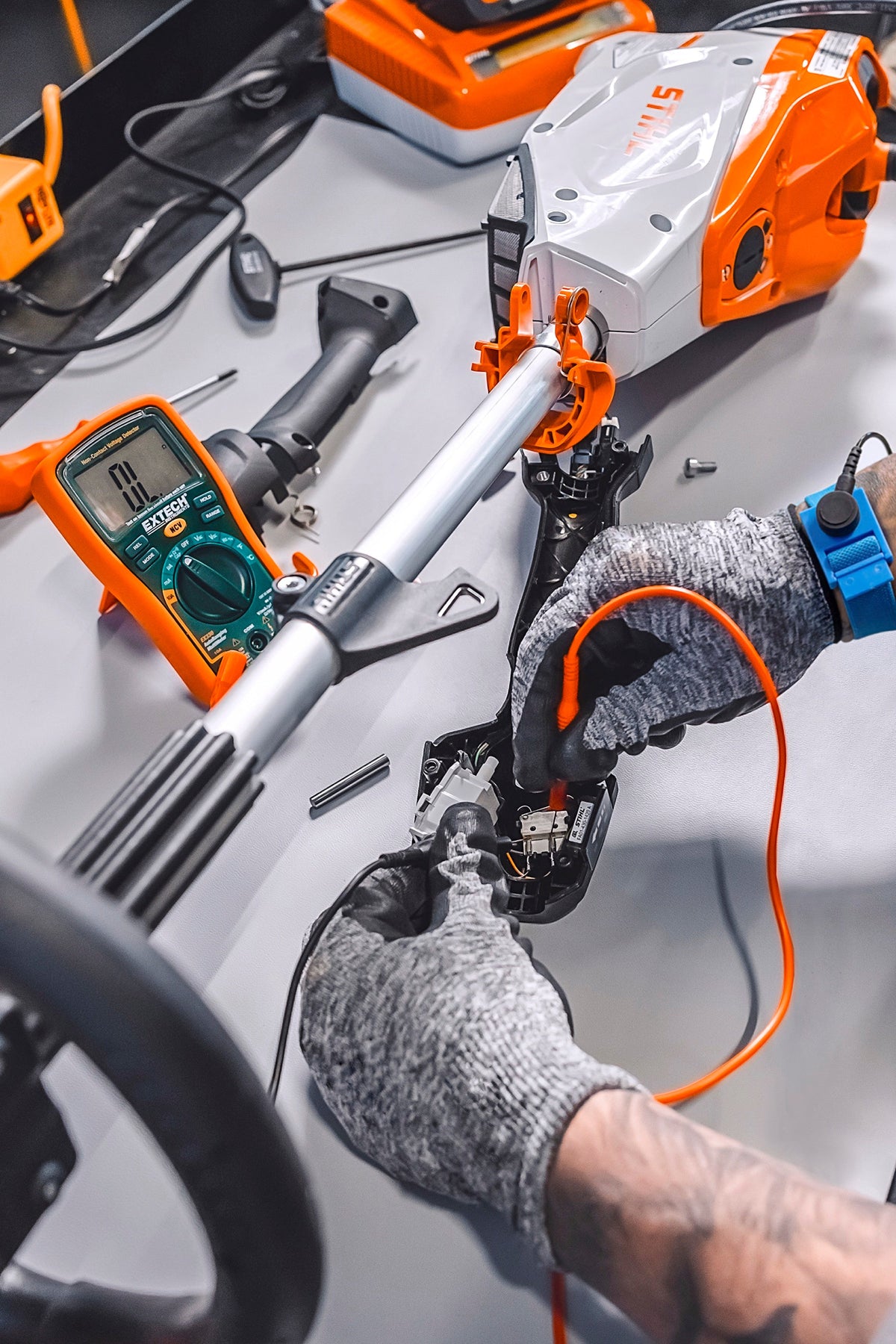 STIHL - KMA 135 R Cordless Kombimotor - FA02-011-6801-US photo 4