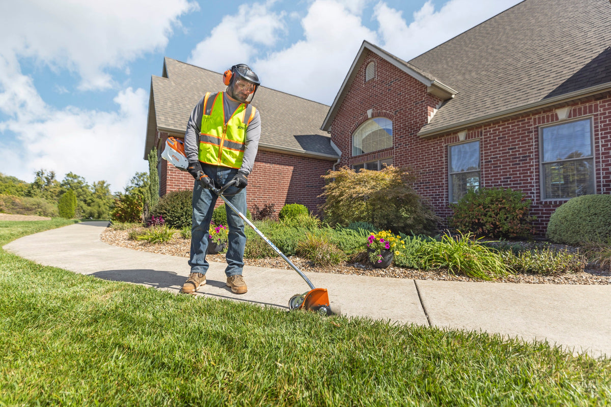 STIHL - FCA 135 Edger - Cordless Lawn - FA02-011-7802-US photo 5