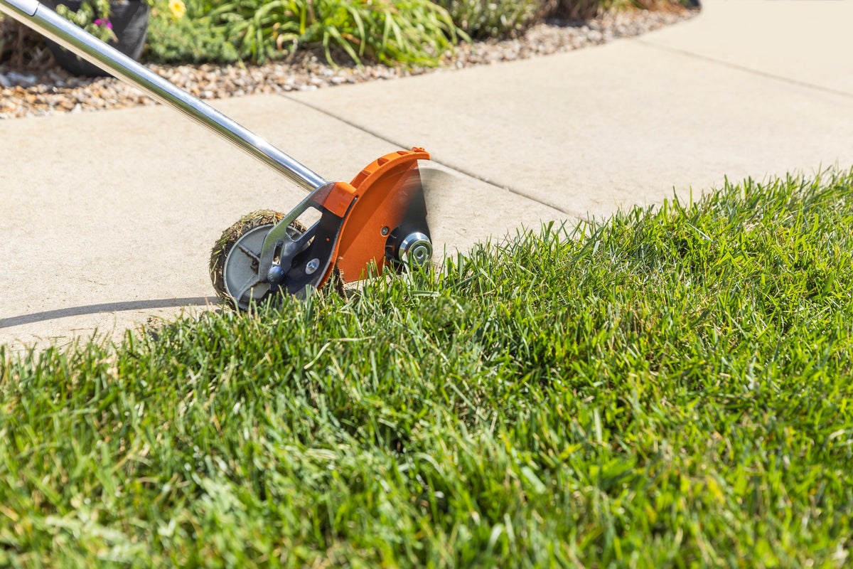 STIHL - FCA 135 Edger - Cordless Lawn - FA02-011-7802-US photo 6