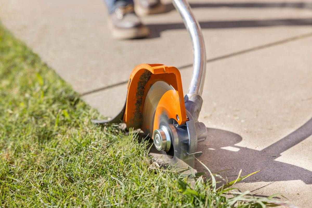 STIHL - FCA 135 Edger - Cordless Lawn - FA02-011-7802-US photo 7