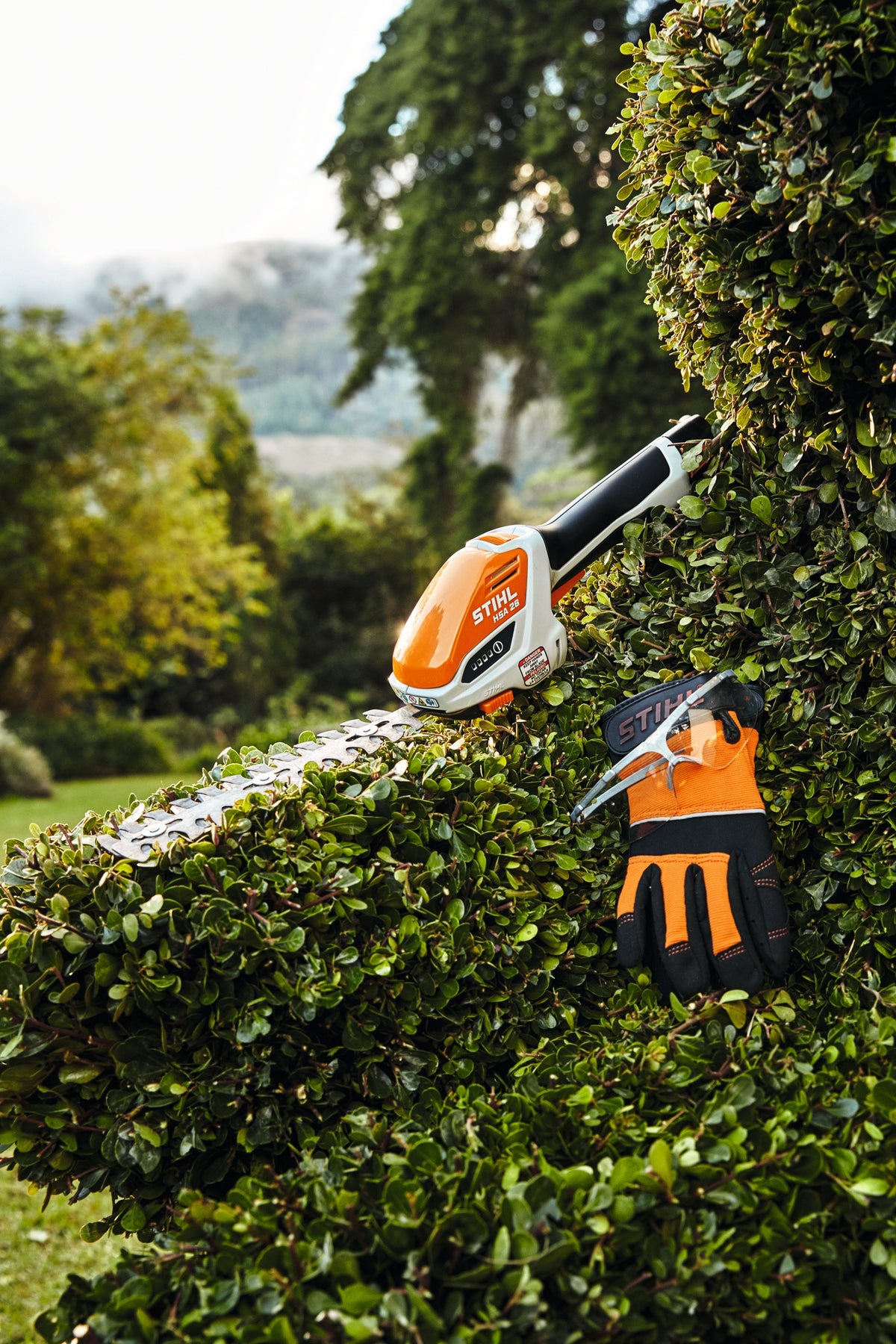 STIHL - HSA 26 Hedge Trimmer - Set Cordless Shrub Shears - HA03-011-3507-US photo 15