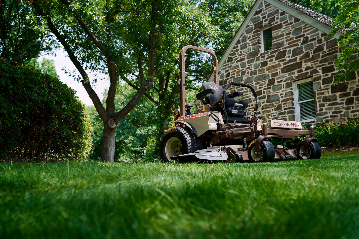 Grasshopper - 534216 - 328G4 EFI, 52"