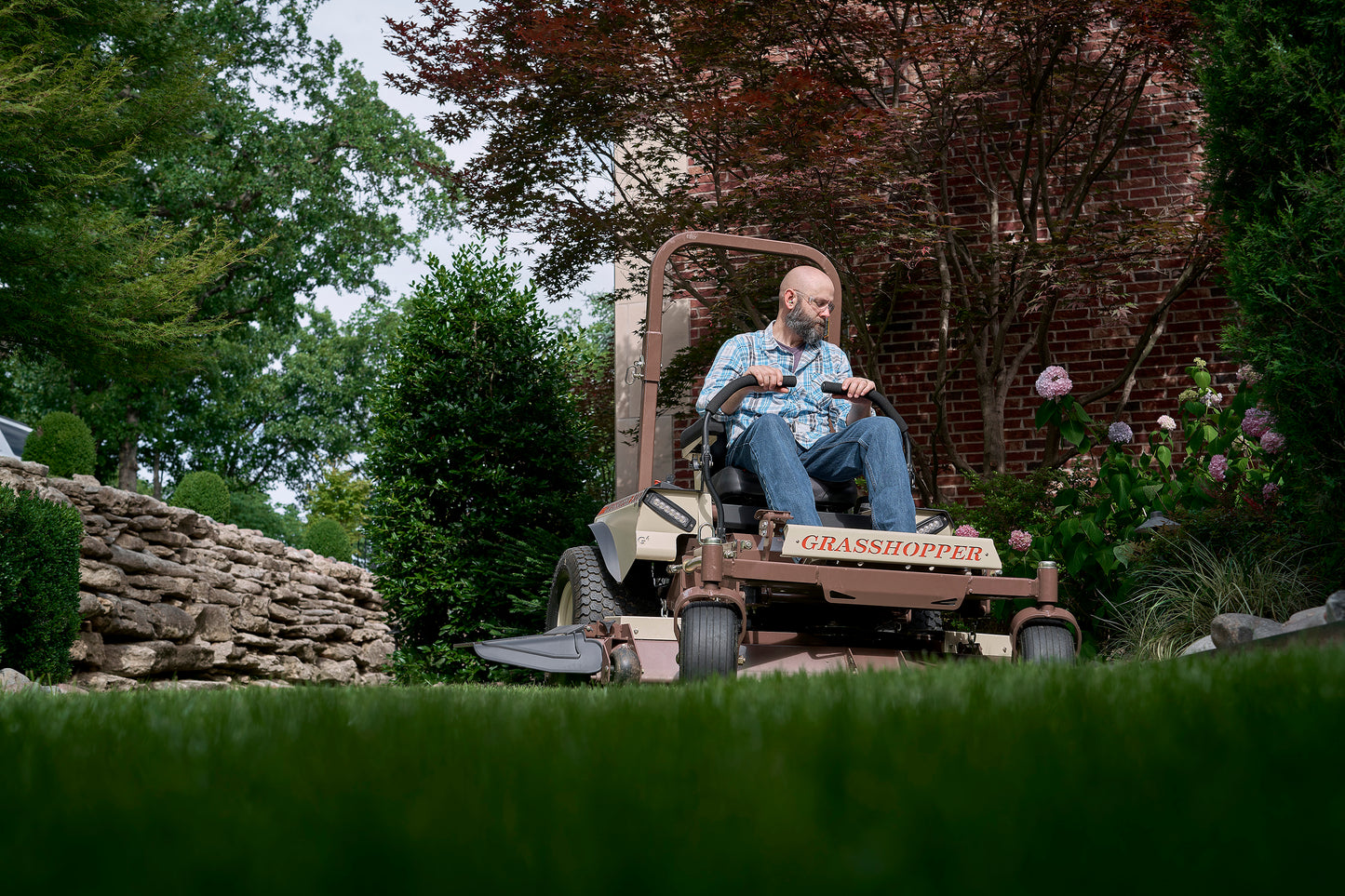 Grasshopper - 534216 - 328G4 EFI, 52"