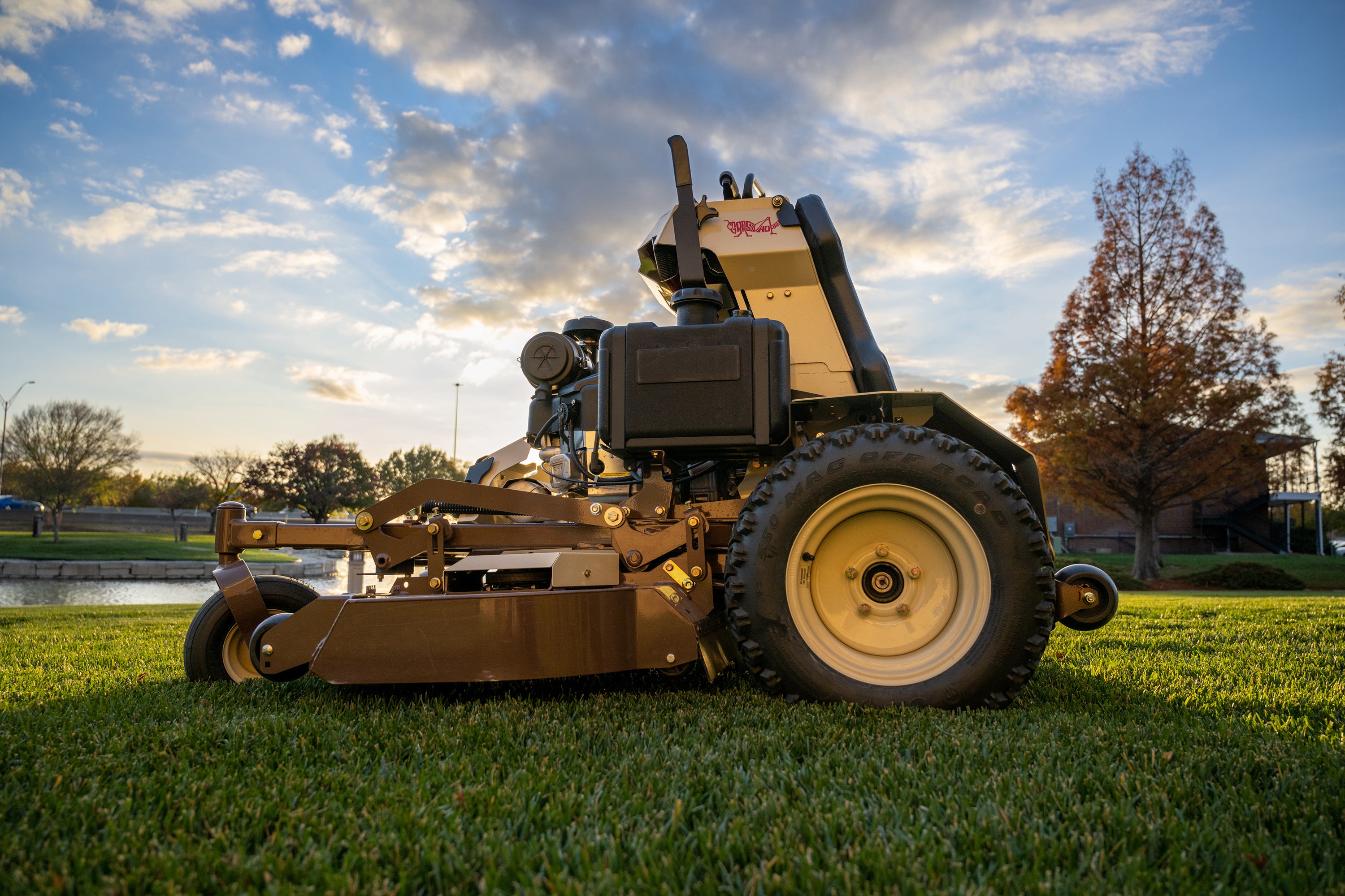 Grasshopper - SO26 Stand-On Mower - 52