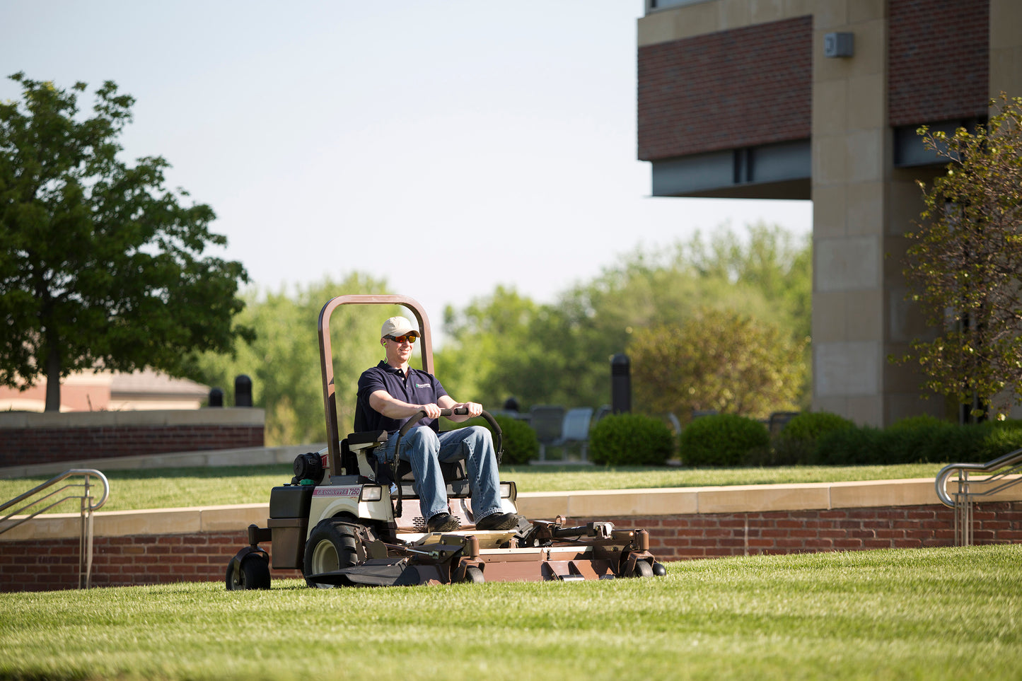 Grasshopper - 532127-803 - 725DT, 52"