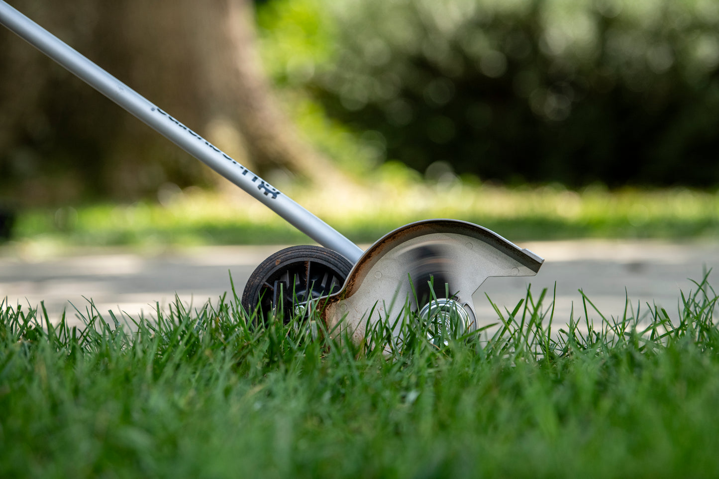 Husqvarna Forest & Garden - 970701202 - 330iKE Edger Kit