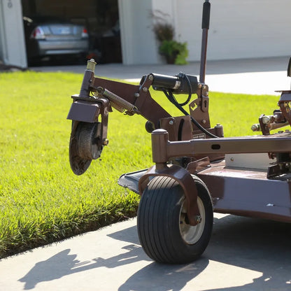 Grasshopper Edger (533137) — manufacturer marketing image (grasshoppermower.com/attachments/frontmount-edgers)
