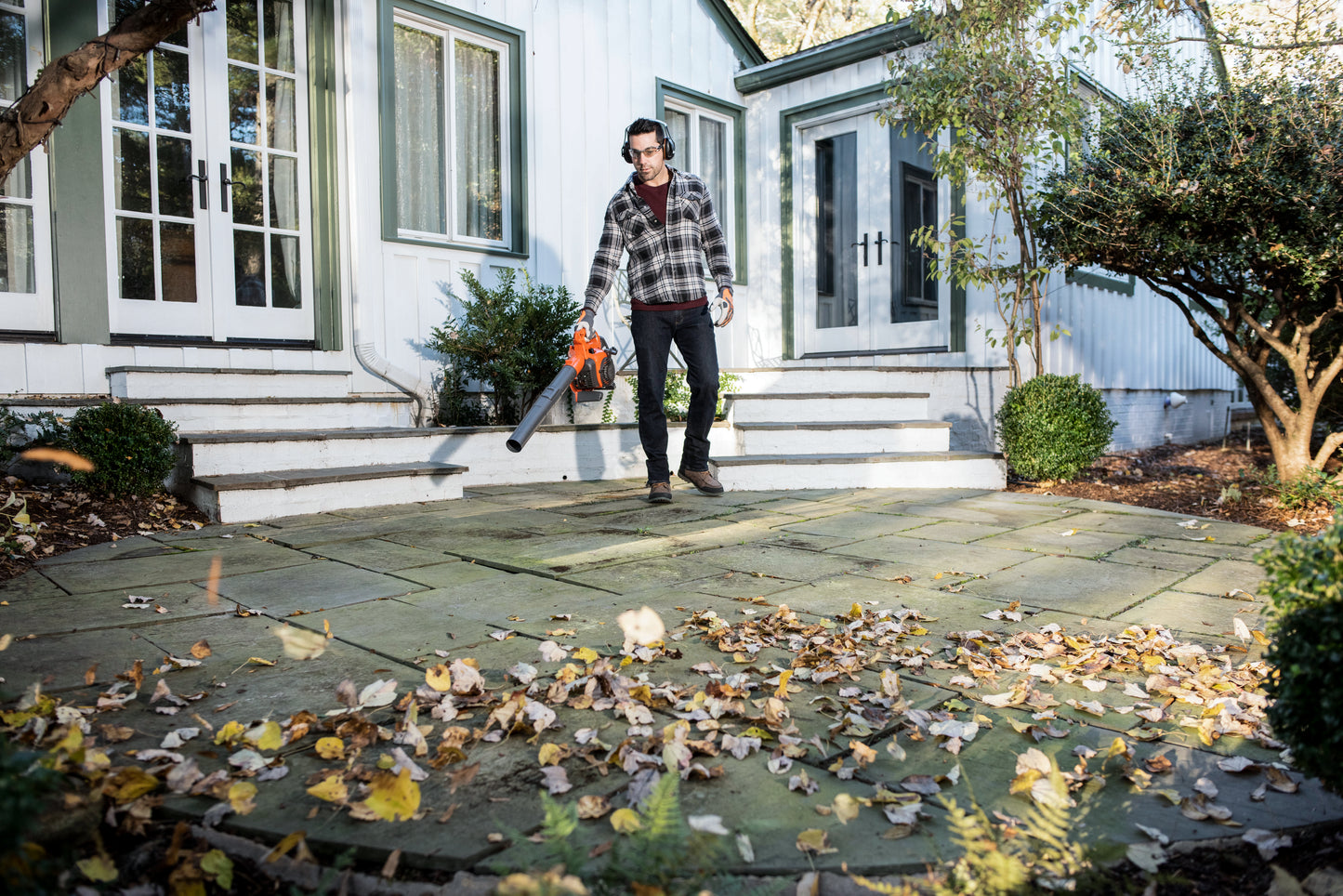 Husqvarna Forest & Garden - 952711902 - 125BVx Handheld Leaf Blower With Vacuum Attachment