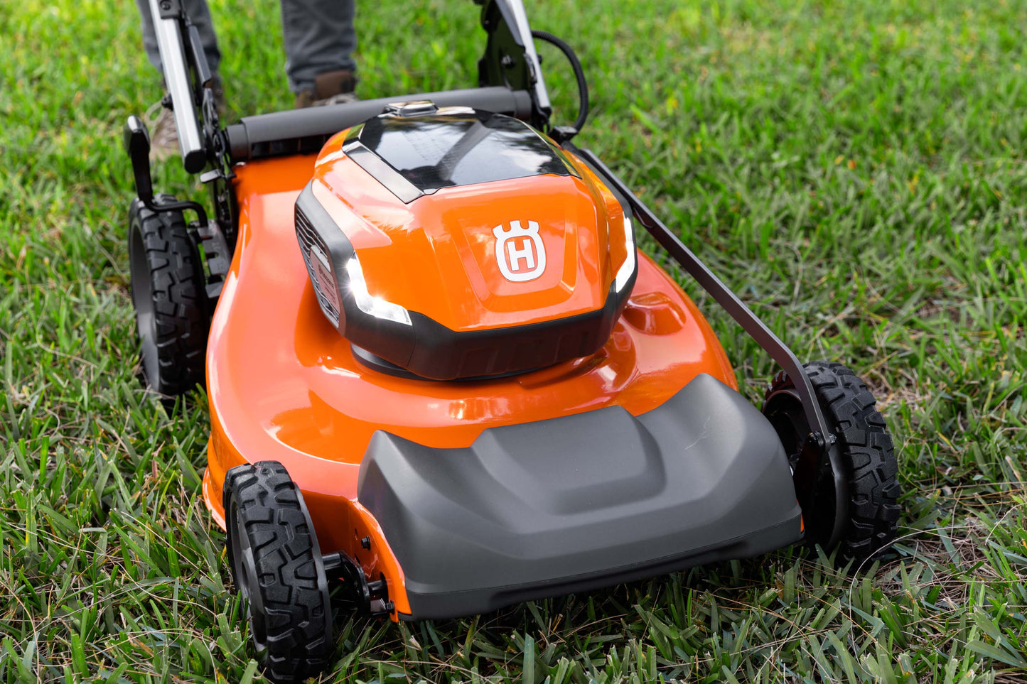 Husqvarna Forest & Garden - 970607602 - LE322 Push Mower