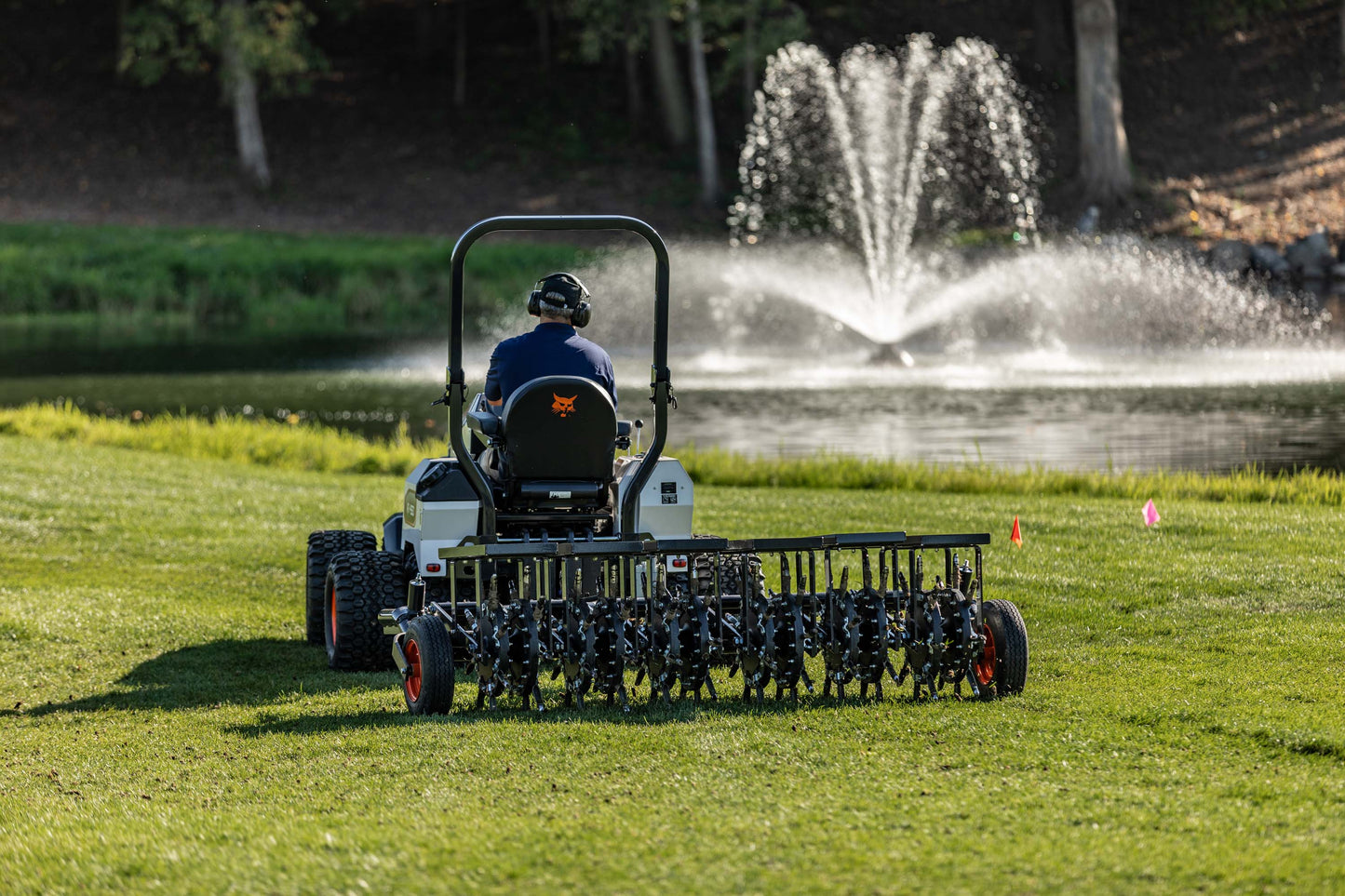 Bobcat - AE72, Pull Behind Aerator