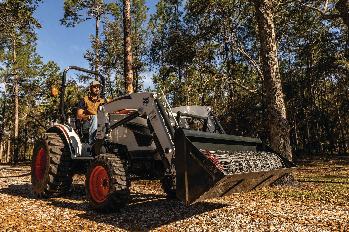 Bobcat - CT2040 HST, Tractor Only