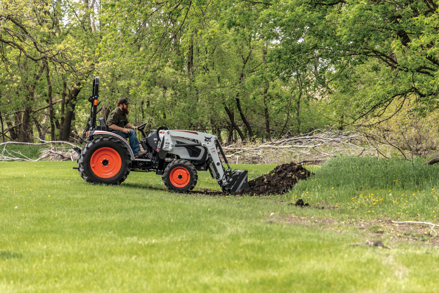 Bobcat - CT2040 HST, Tractor Only