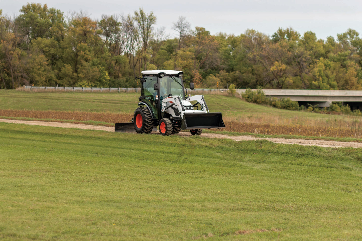 Bobcat - CT2540 HST, Front End Loader