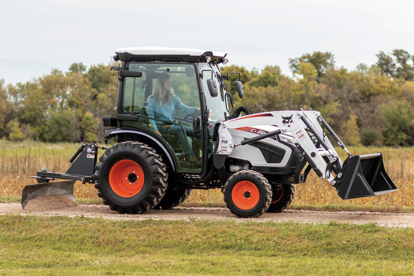 Bobcat - CT2540 HST, Front End Loader
