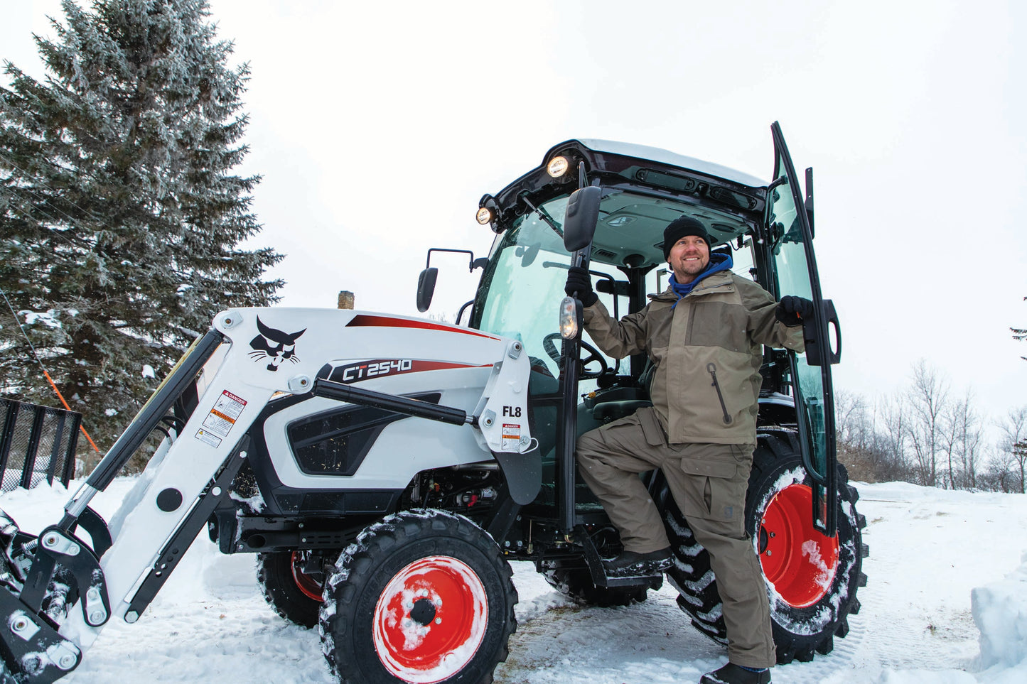 Bobcat - CT2540 HST, Front End Loader