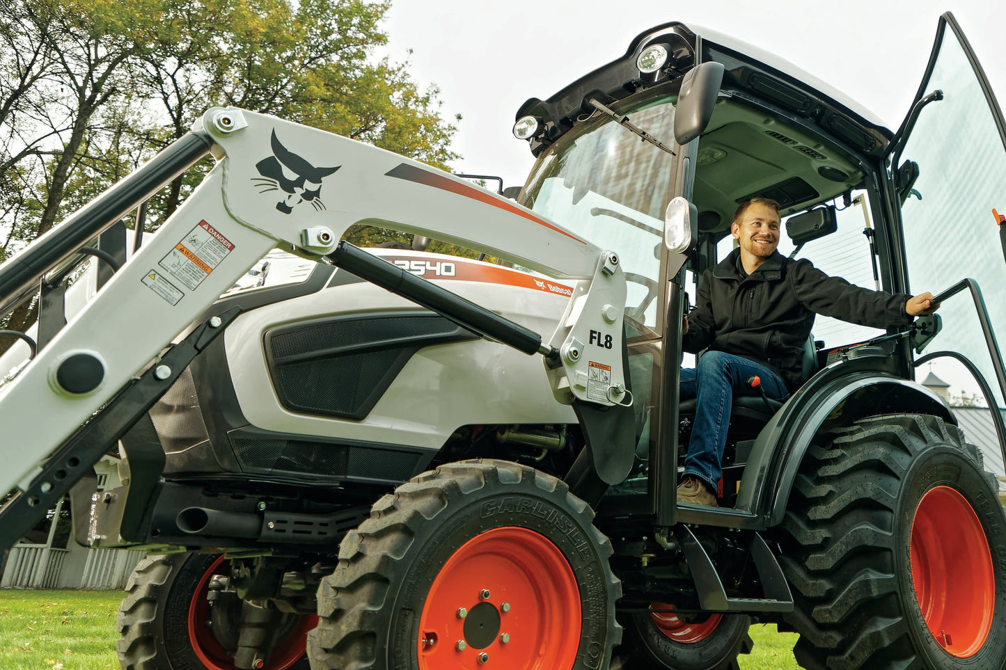 Bobcat - CT2540 HST, Front End Loader