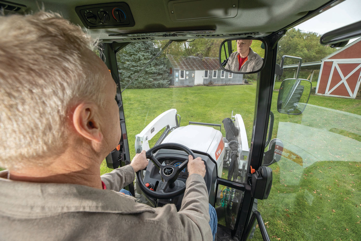 Bobcat - CT2540 HST, Front End Loader
