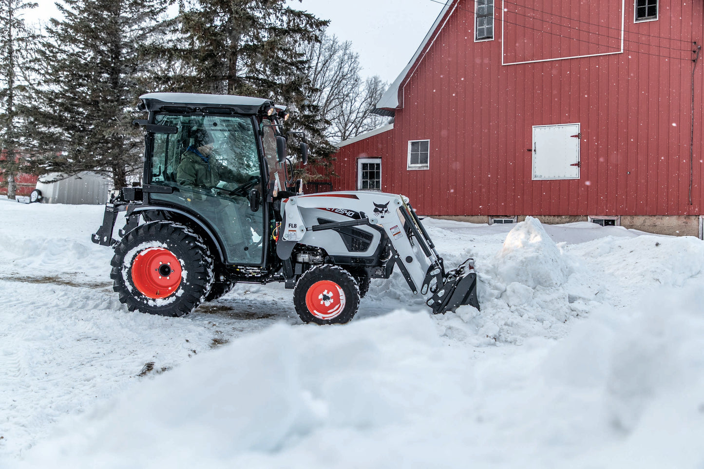 Bobcat - CT2540 HST, Front End Loader