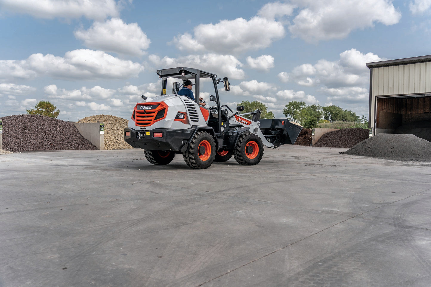 Bobcat - L65 Compact Wheel Loader, Open Cab