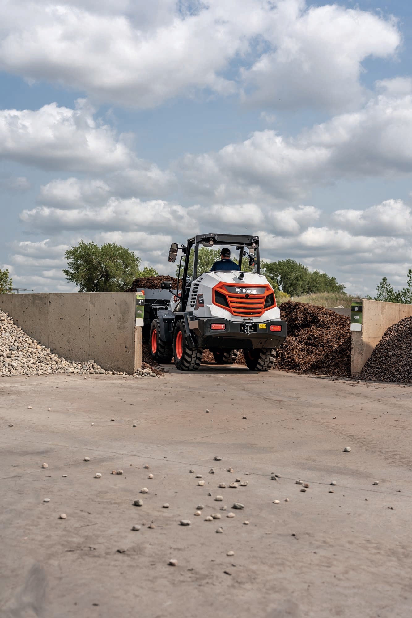 Bobcat - L65 Compact Wheel Loader, Open Cab