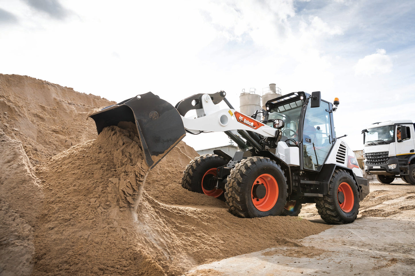 Bobcat - L85 Compact Wheel Loader, Enclosed Cab