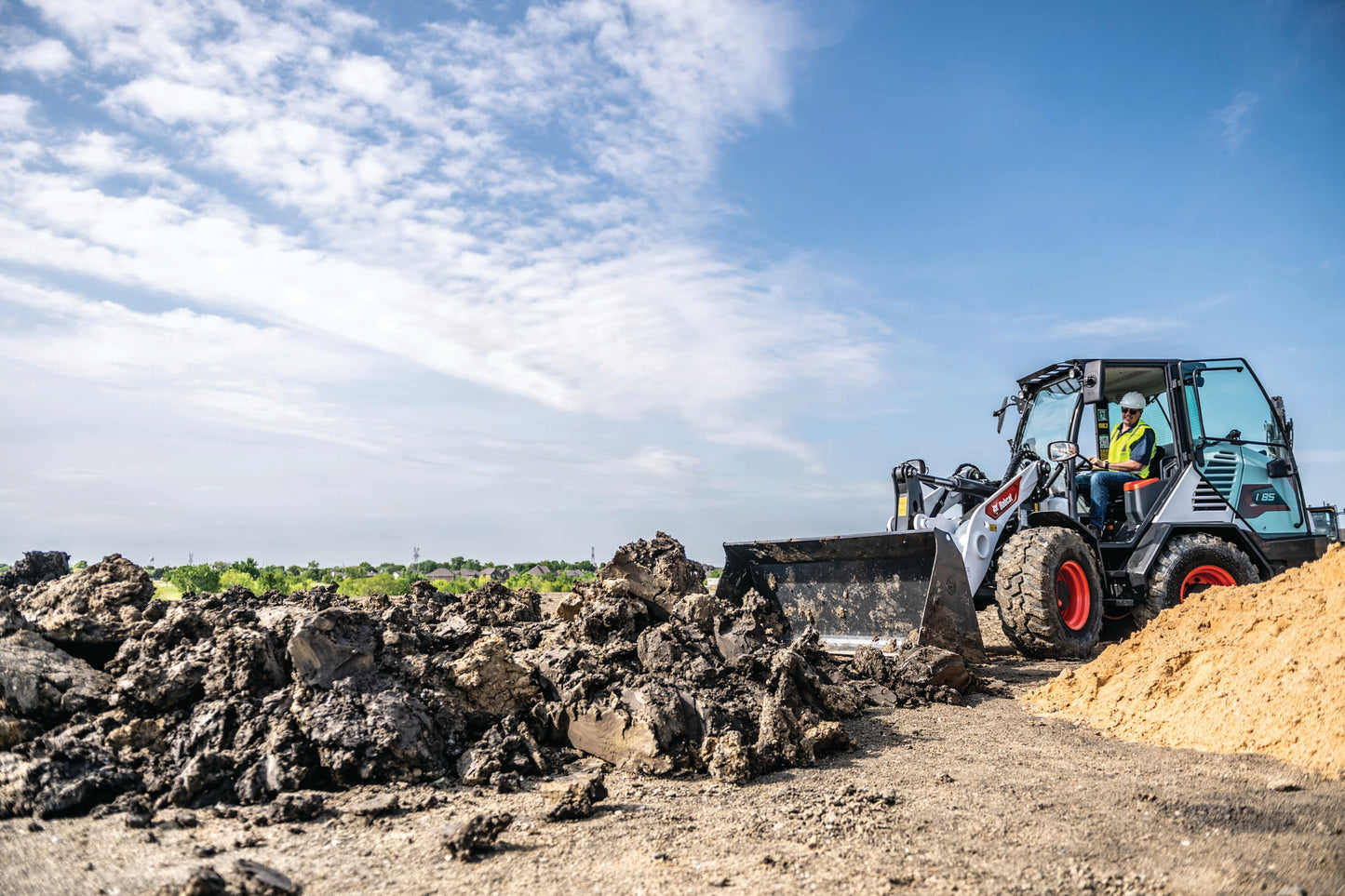 Bobcat - L85 Compact Wheel Loader, Enclosed Cab