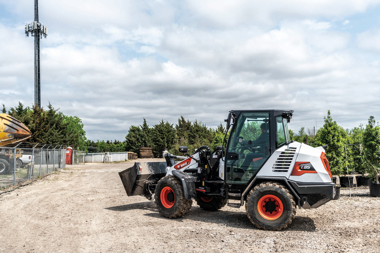 Bobcat - L85 Compact Wheel Loader, Enclosed Cab
