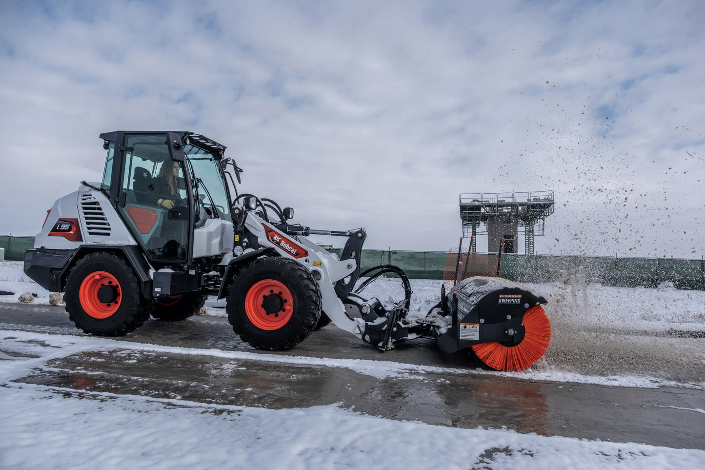 Bobcat - L95 Compact Wheel Loader, Enclosed Cab