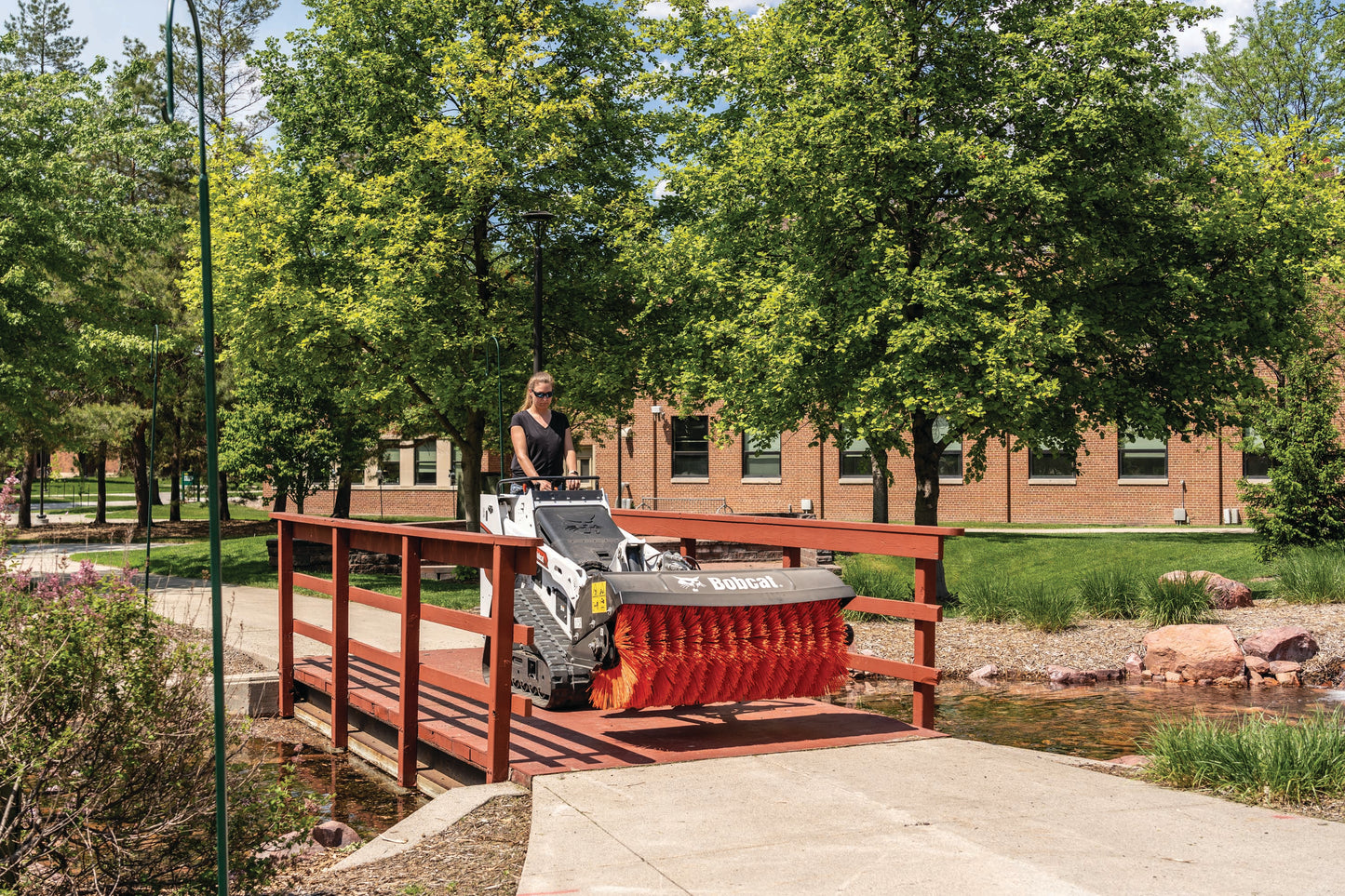 Bobcat - MT100, Wide Track