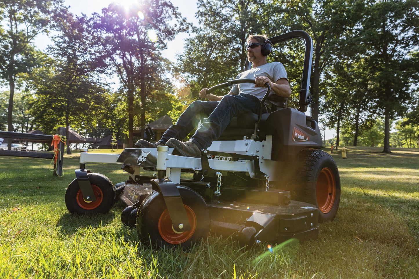 Bobcat - ZT5000, 61" Zero-Turn Mower