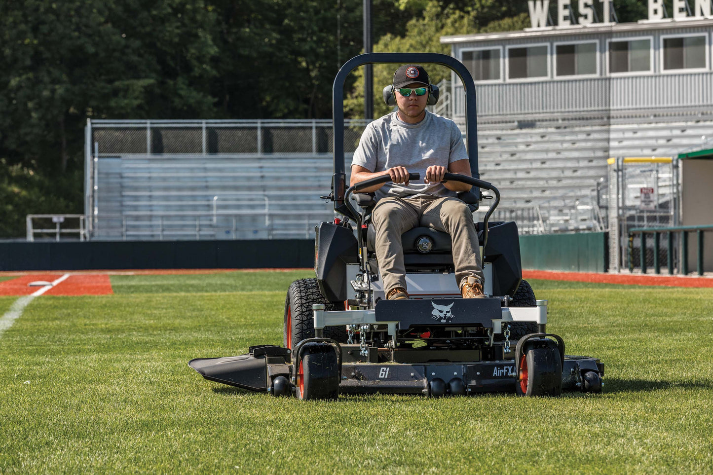 Bobcat - ZT5000, 61" Zero-Turn Mower