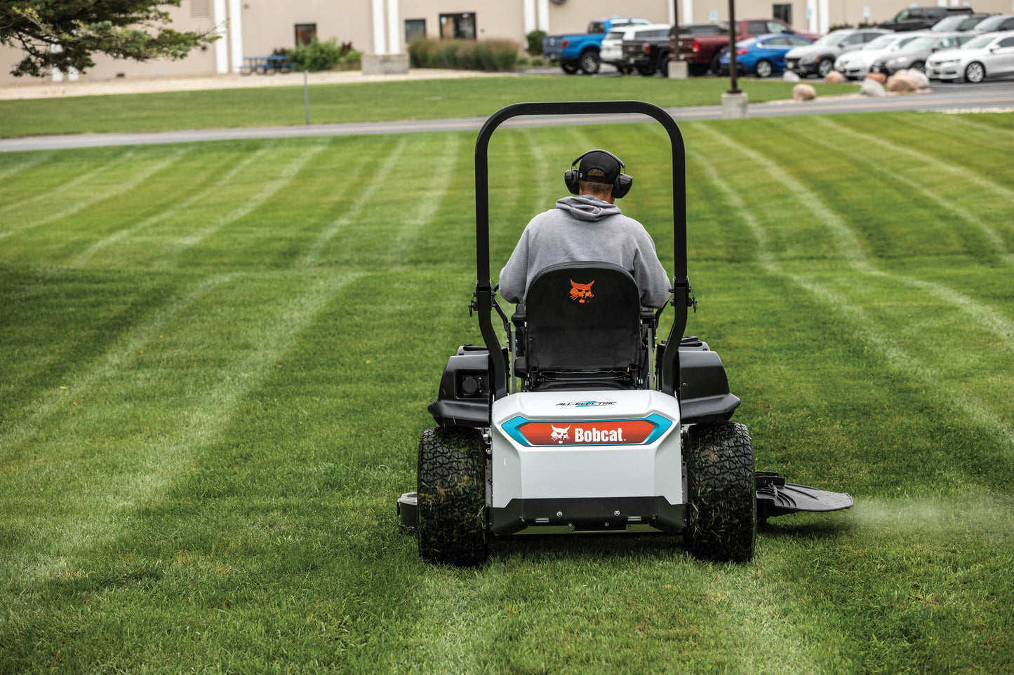 Bobcat - ZT6000e, 52" Zero-Turn Mower
