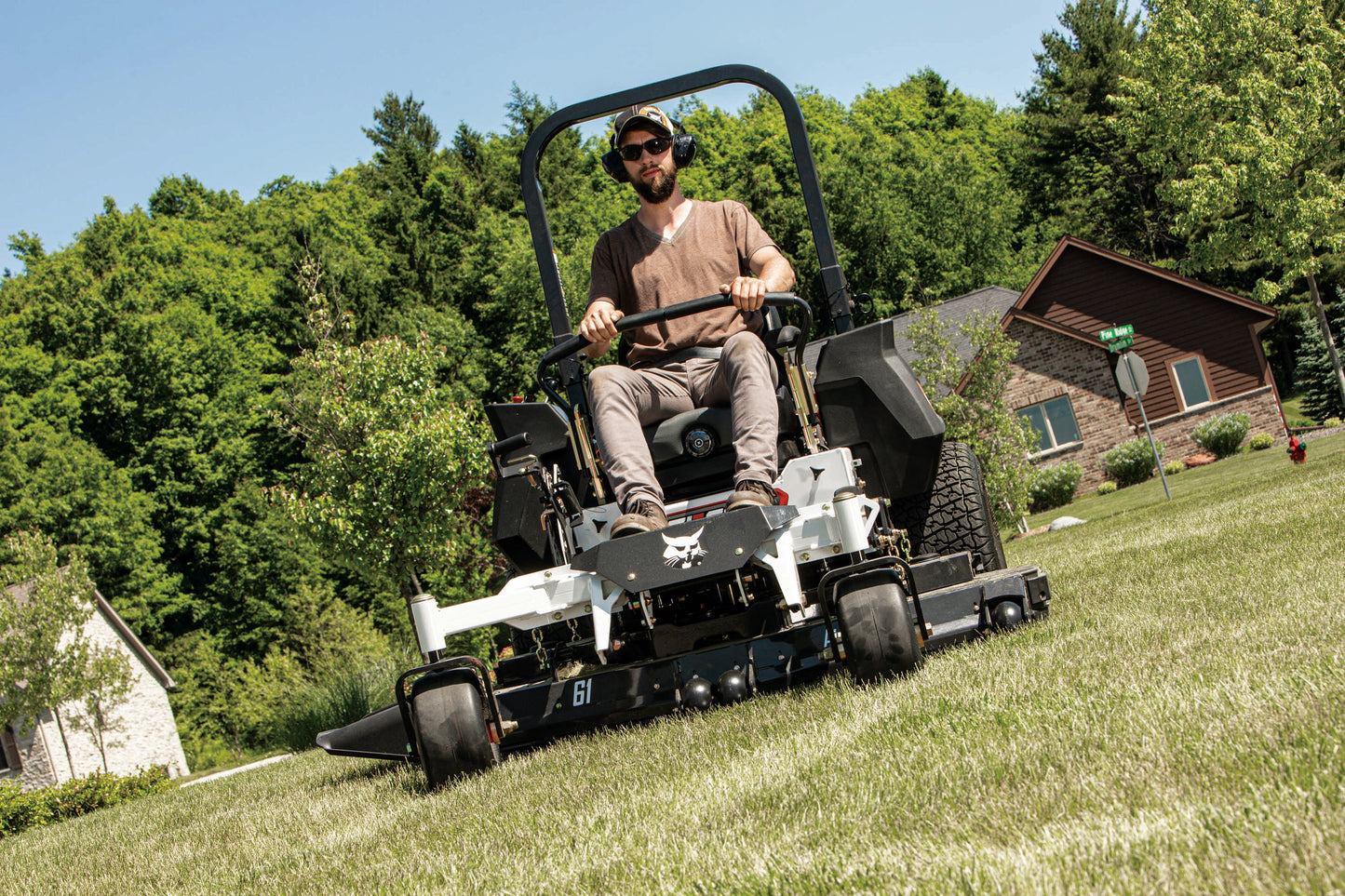 Bobcat - ZT6100 EFI, 61" Zero-Turn Mower