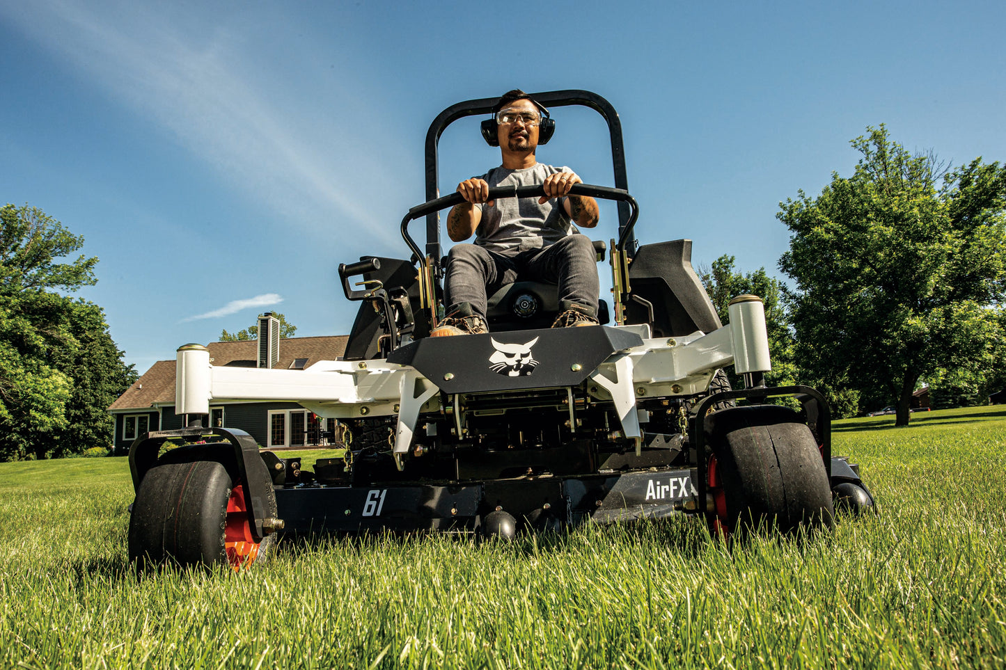 Bobcat - ZT6100 EFI, 61" Zero-Turn Mower