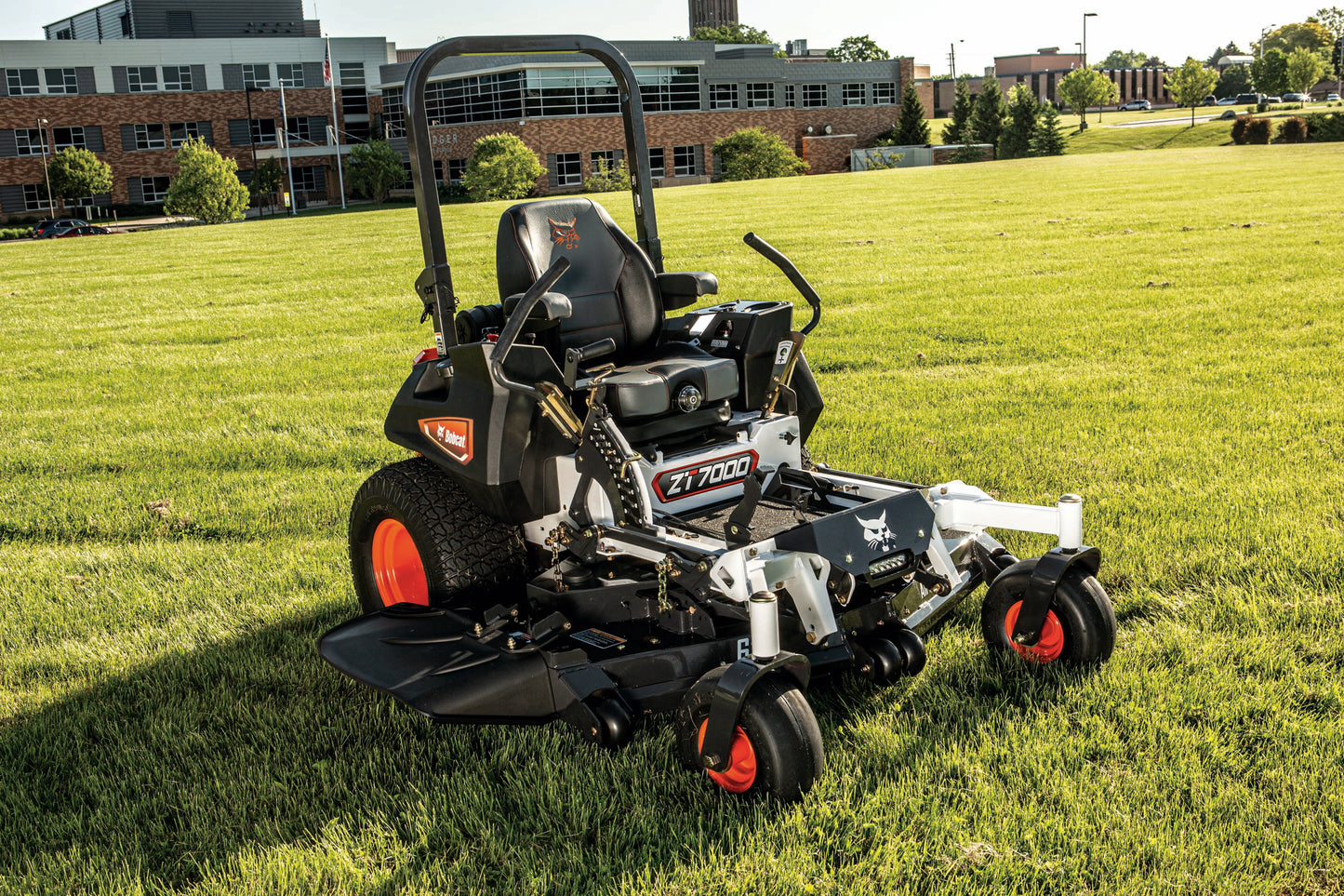 Bobcat - ZT7000, 61" Zero-Turn Mower