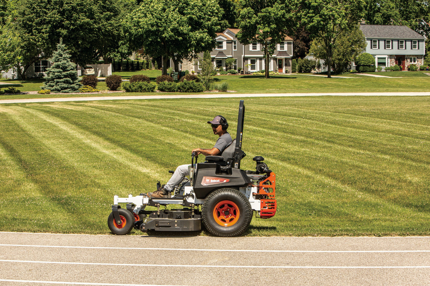 Bobcat - ZT7000, 61" Zero-Turn Mower