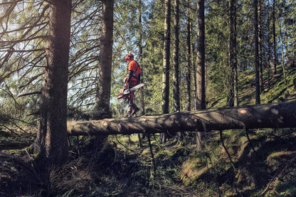 Husqvarna Forest & Garden - 966733182 - 572 XP Chainsaw, 32" XT-Light